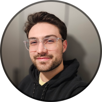 profile image of Luiz Ross in his night mode